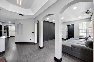 1010 Belmont Pl in Boynton Beach, FL - Foto de edificio - Building Photo