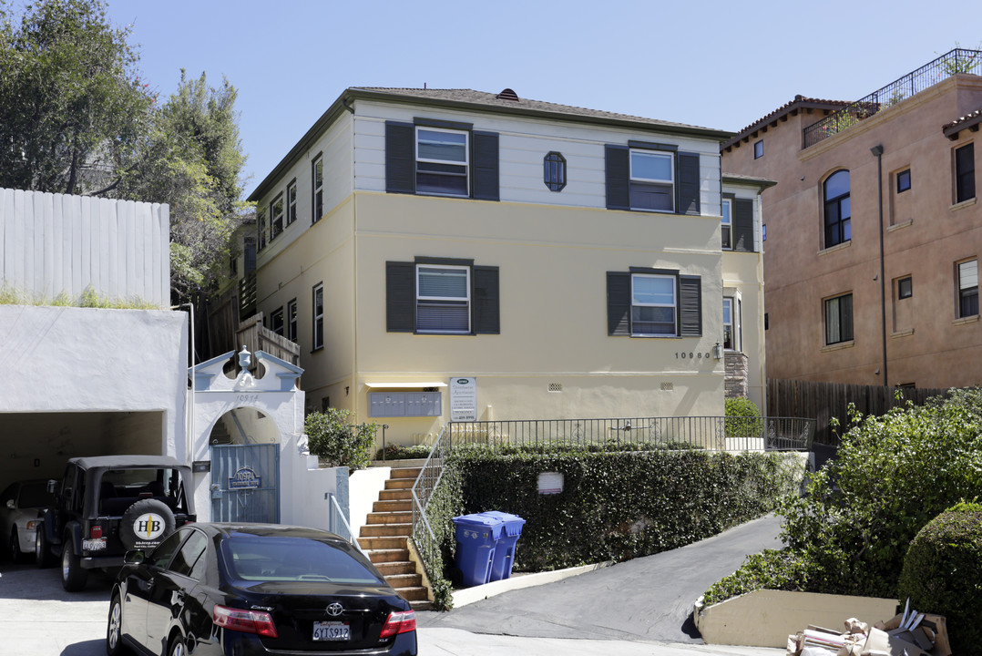 Strathmore Apartments in Los Angeles, CA - Building Photo