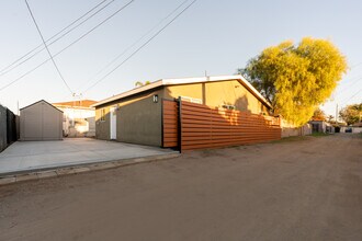 4826 Rolando Blvd, Unit 4824 in San Diego, CA - Building Photo - Building Photo