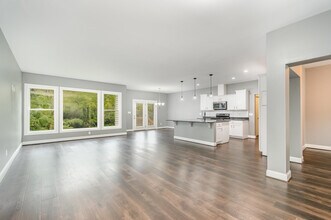817 Jefferson Rd in Greensboro, NC - Building Photo - Building Photo