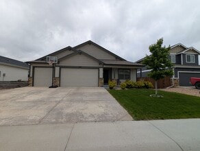 1116 Cottontail Ln in Wiggins, CO - Building Photo - Building Photo