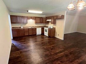 2921 Vaughn Ave in Poplar Bluff, MO - Building Photo - Building Photo