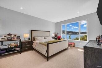 3881 Cates Lndg Wy in North Vancouver, BC - Building Photo - Building Photo