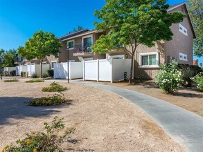 Asante Villas Apartments in Moreno Valley, CA - Foto de edificio - Building Photo
