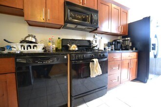 50 Ashford St, Unit 2 in Boston, MA - Foto de edificio - Building Photo