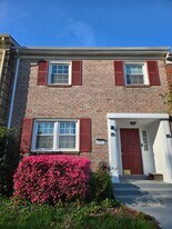 4529 King Edward Ct in Annandale, VA - Building Photo