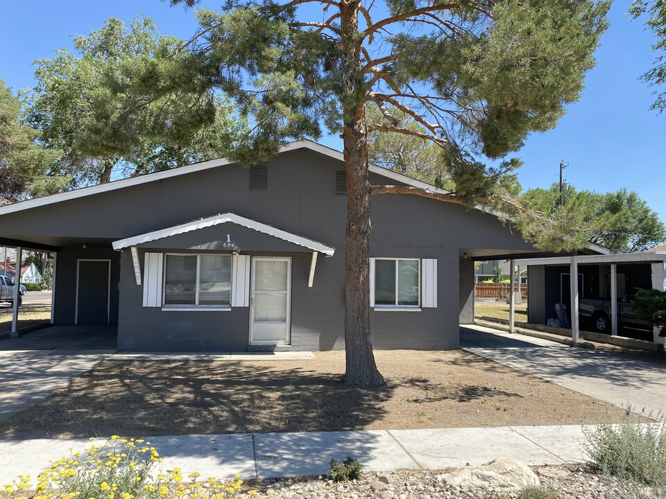 684 Cedar St, Unit 2 in Elko, NV - Building Photo
