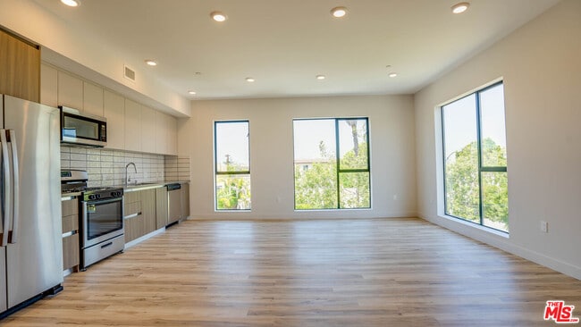 1540 S Hayworth Ave in Los Angeles, CA - Building Photo - Building Photo
