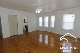 4529 N Malden St, Unit 1b in Chicago, IL - Building Photo