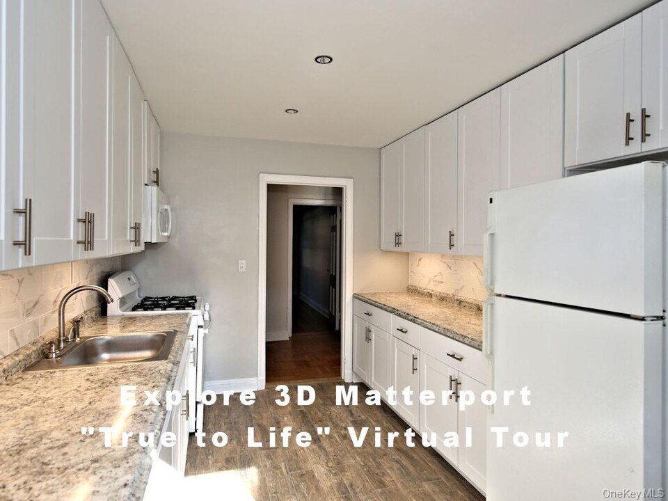 5 Laurel St in Rye, NY - Building Photo