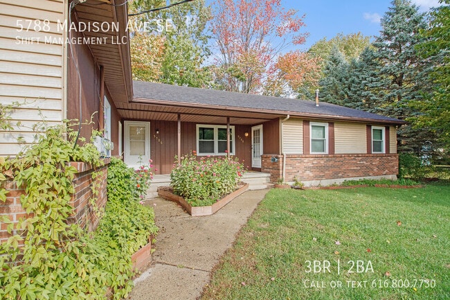 5788 Madison Ave SE in Grand Rapids, MI - Building Photo - Building Photo