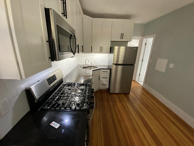 7 Bay State Ave, Unit 3, Unit 3