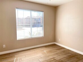 672 Wessex Dr in Las Vegas, NV - Building Photo - Building Photo
