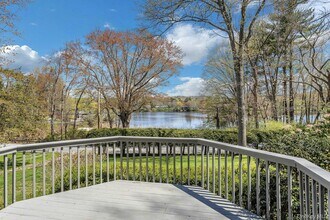68 Lake Shore Dr in South Salem, NY - Building Photo - Building Photo