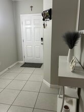 10910 Golden Acorn Ave in Tampa, FL - Building Photo - Building Photo