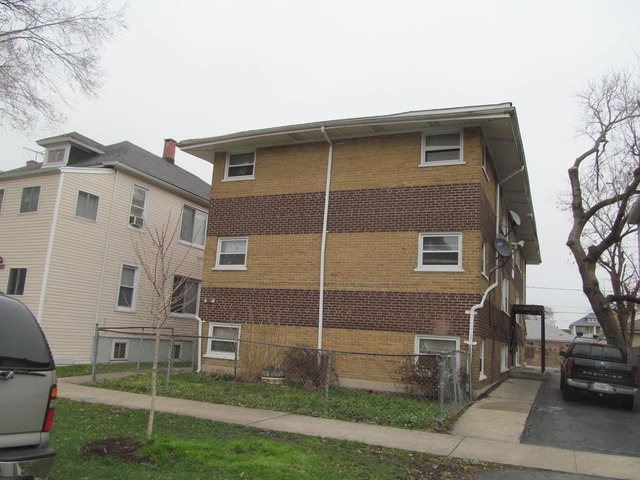 135 N 22nd Ave in Melrose Park, IL - Foto de edificio - Building Photo