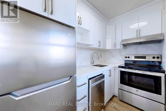 30 Gloucester St in Toronto, ON - Building Photo - Building Photo