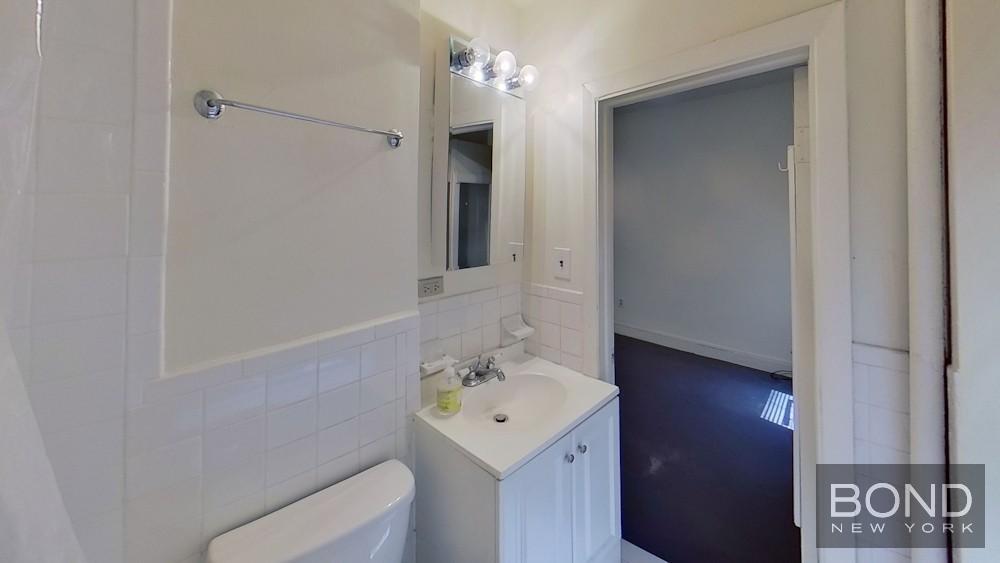 174 Spring St in New York, NY - Building Photo