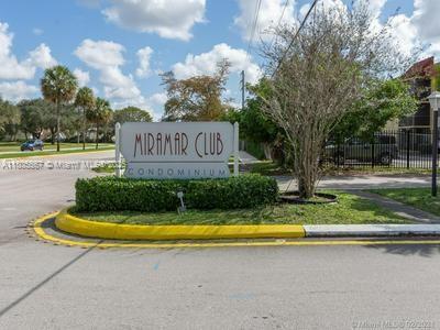 3400 Foxcroft Rd in Miramar, FL - Building Photo