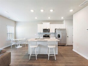 7115 Chara Ln in Atlanta, GA - Building Photo - Building Photo