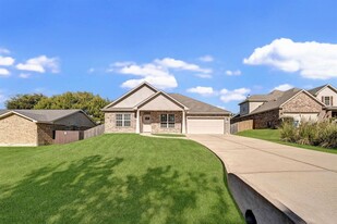 12738 Lake Conroe Hills Dr in Willis, TX - Foto de edificio - Building Photo