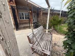 822 Hidden Valley Dr in Houston, TX - Building Photo - Building Photo