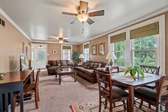 42 Old Lancaster Rd, Unit ID1321805P in Devon, PA - Foto de edificio - Building Photo