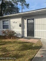 5467 Windermere Dr in Jacksonville, FL - Building Photo