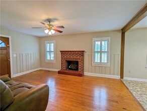 6086 Lights Ferry Rd in Flowery Branch, GA - Building Photo - Building Photo