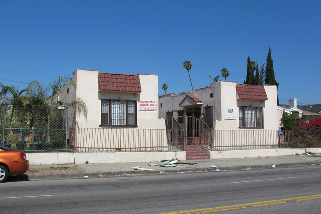 8013 South Hoover Street in Los Angeles, CA - Building Photo - Building Photo