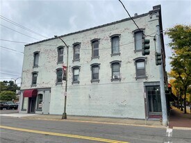 52 W Market St in Corning, NY - Building Photo