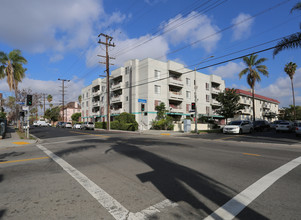 Catalina Apartments in Los Angeles, CA - Building Photo - Building Photo