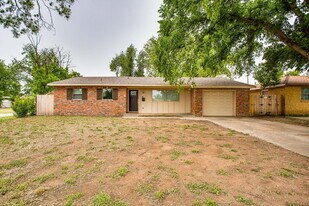 3207 37th St in Lubbock, TX - Building Photo