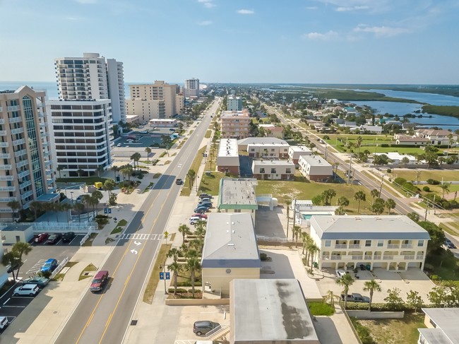 3738 S Atlantic Ave in Port Orange, FL - Building Photo - Building Photo