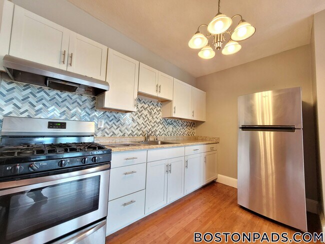 338 Warren St in Boston, MA - Building Photo - Building Photo