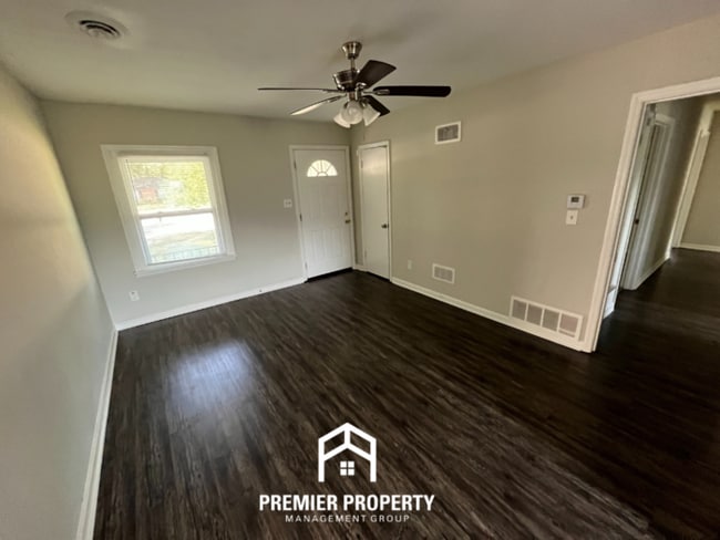 5246 Millbranch Rd in Memphis, TN - Building Photo - Building Photo