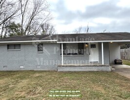 321 Willow St in Conway, AR - Building Photo