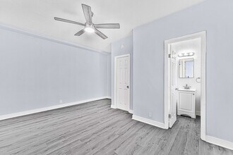 1711 E Appleton St, Unit 16 in Long Beach, CA - Foto de edificio - Building Photo