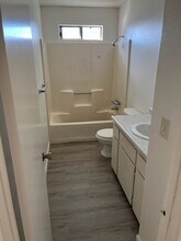 938 W 7th St in Hanford, CA - Building Photo - Building Photo