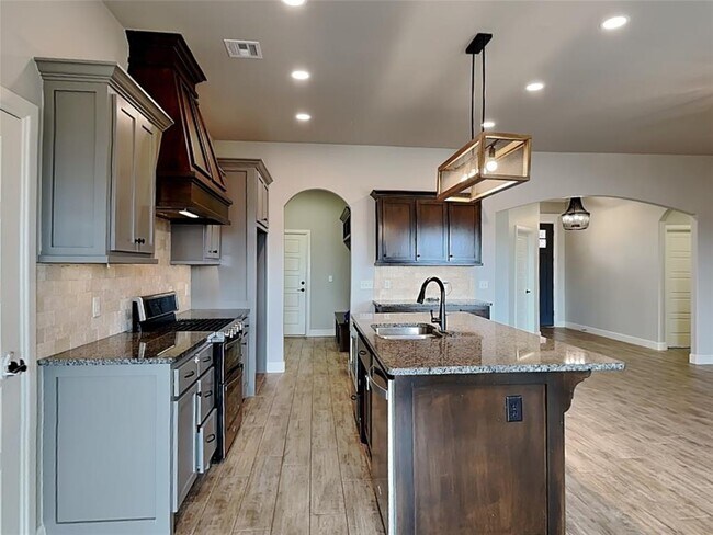 2001 Ladera Ln in Norman, OK - Building Photo - Building Photo
