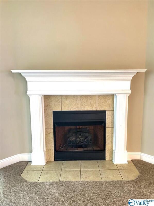 211 Forrest Oak Ln in Huntsville, AL - Building Photo - Building Photo