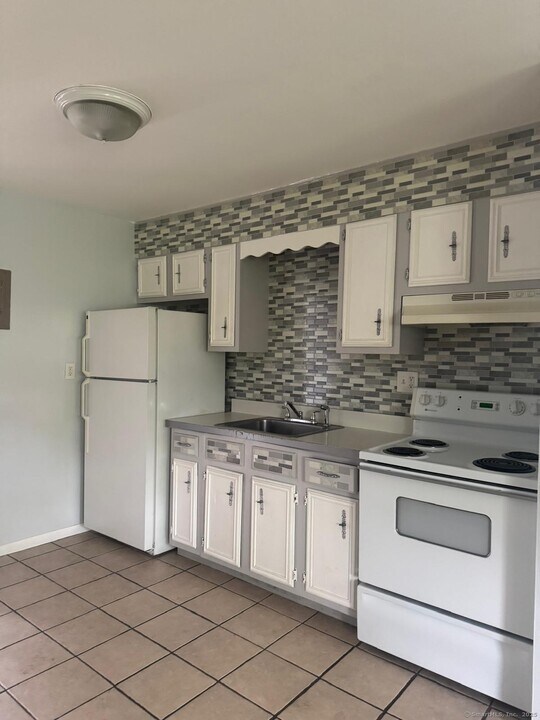 46 St Mathias St in Bridgeport, CT - Building Photo