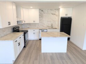 2911 Huckleberry Ln in Pasadena, TX - Building Photo