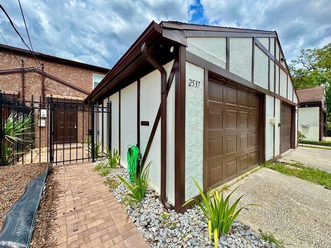 2537 W Maryland Ave in Tampa, FL - Building Photo - Building Photo
