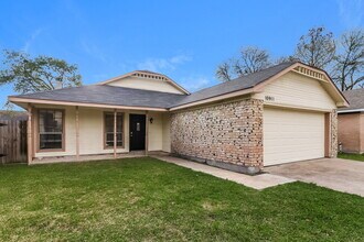 10911 Kirkbud Ln, Unit 338 in Houston, TX - Building Photo - Building Photo