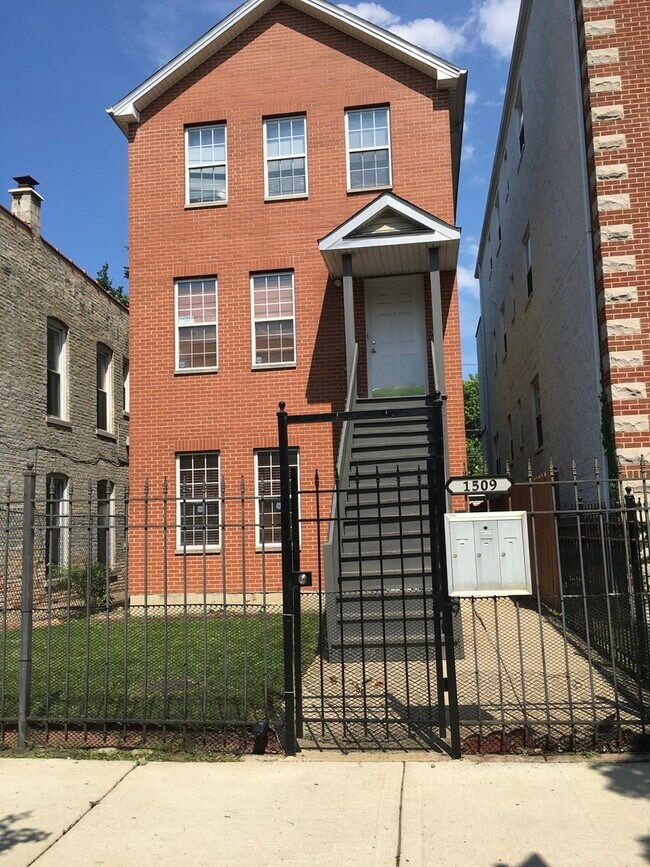 property at 1509 N Talman Ave