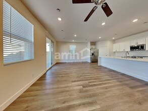 6434 Marthas Vineyard Ave in Las Vegas, NV - Building Photo - Building Photo