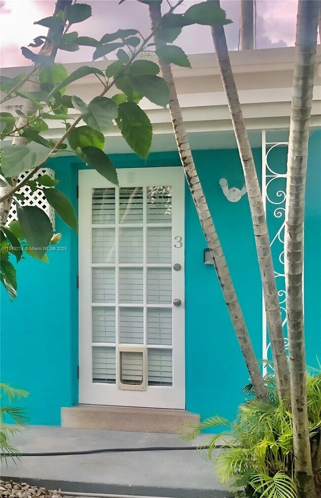1626 Fletcher St in Hollywood, FL - Building Photo - Building Photo