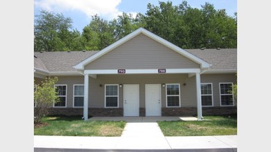 Willow Park at Beyer Farm in Warsaw, IN - Foto de edificio - Building Photo