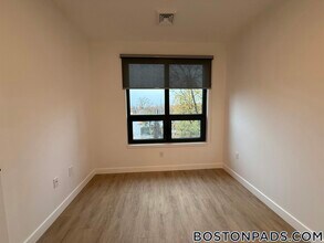 199 Gardner St in Boston, MA - Foto de edificio - Building Photo